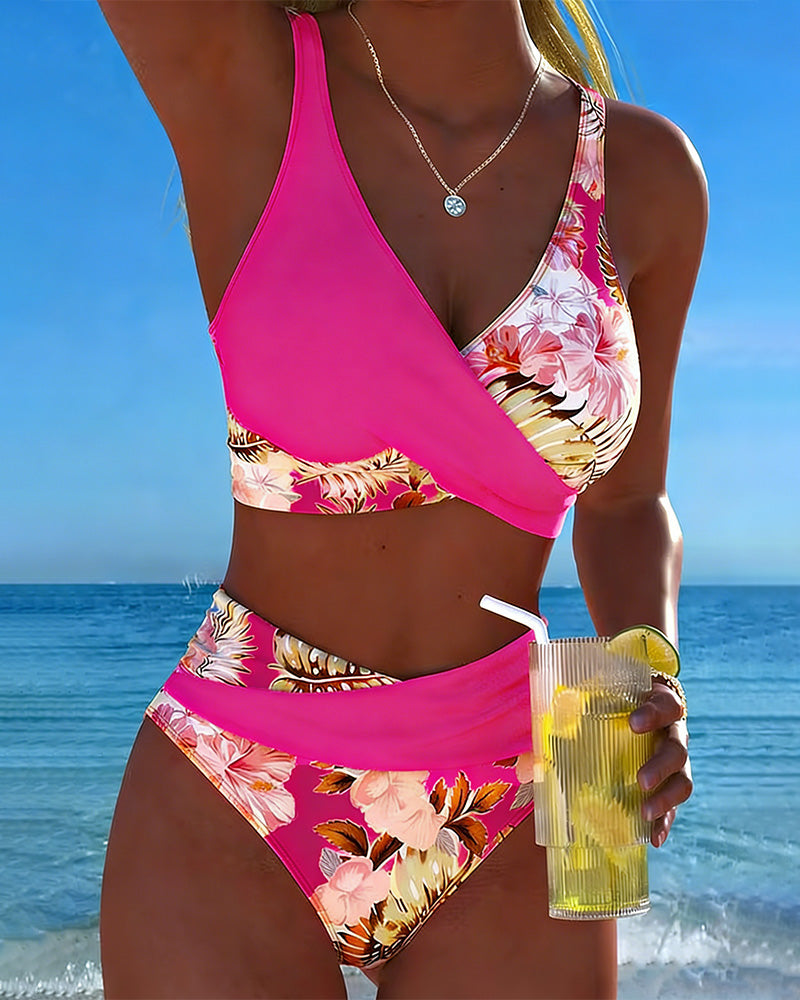 Clara | Bikini with contrasting floral pattern and slit