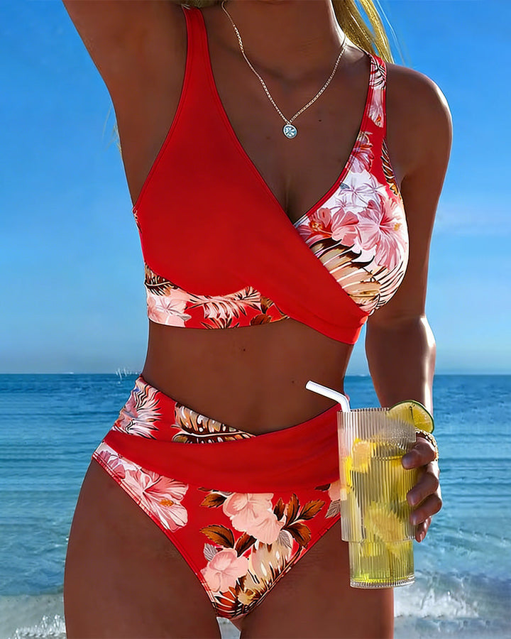 Clara | Bikini with contrasting floral pattern and slit