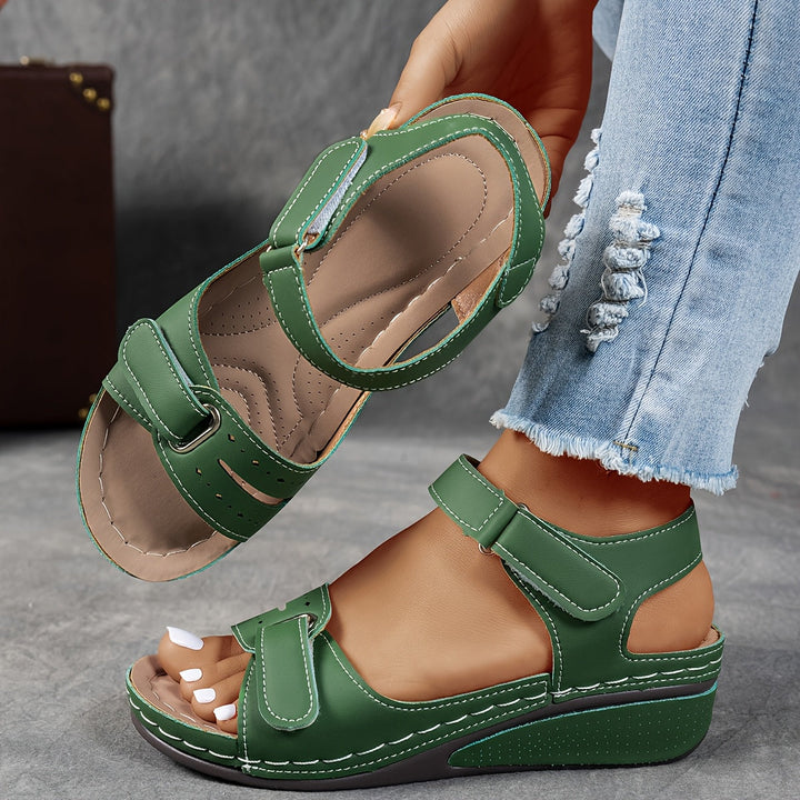 Fashionable orthopedic sandal
