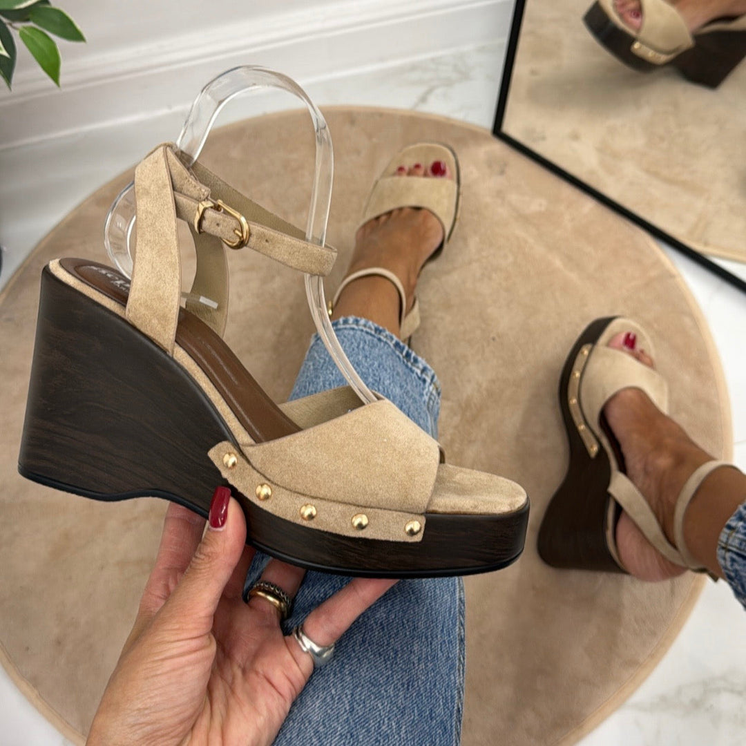 Nivia - Sandalo con Tacco Zeppa con Cinturino alla Caviglia Beige