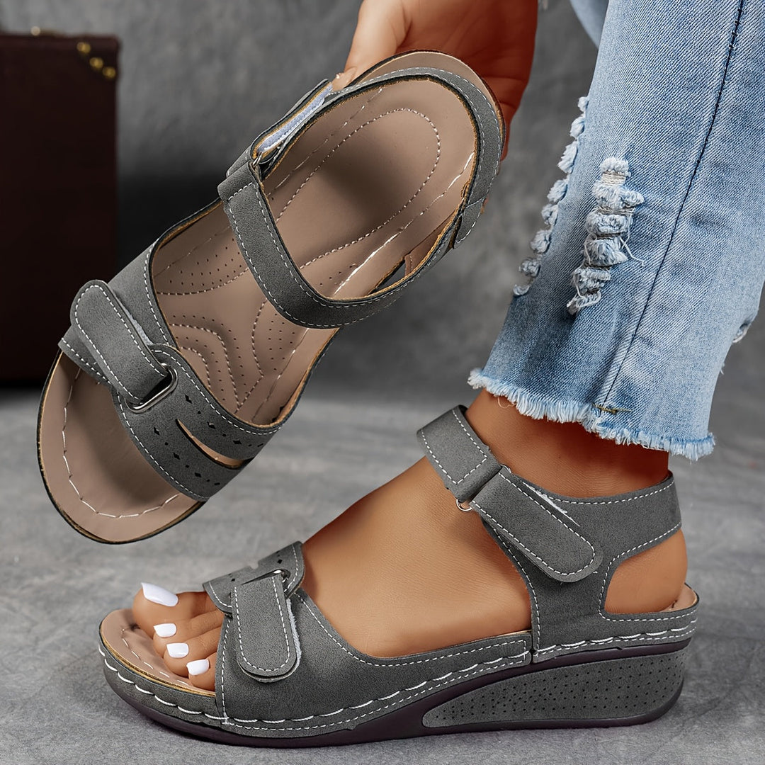 Fashionable orthopedic sandal