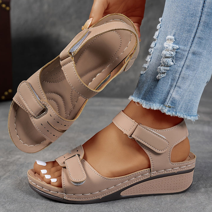 Fashionable orthopedic sandal