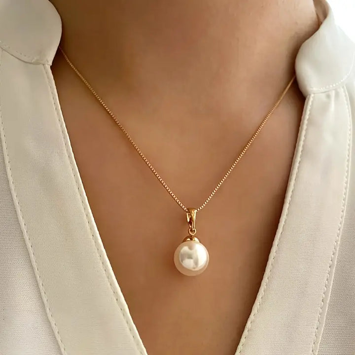Ottilie | Elegant, Graceful Pearl Necklace Set