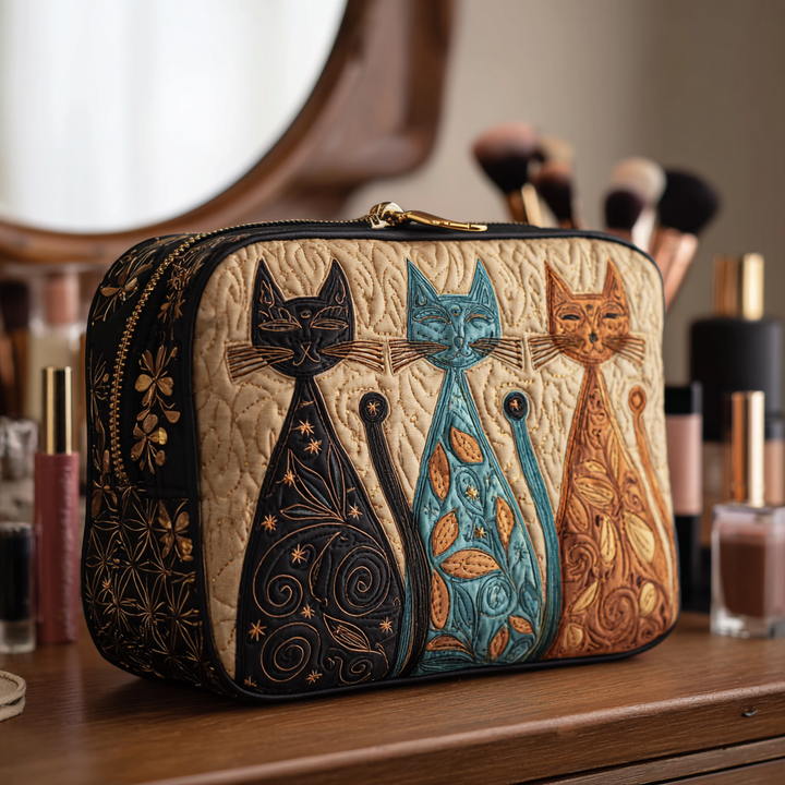 Quilted beauty case with harmonious cat NCU0DK10140