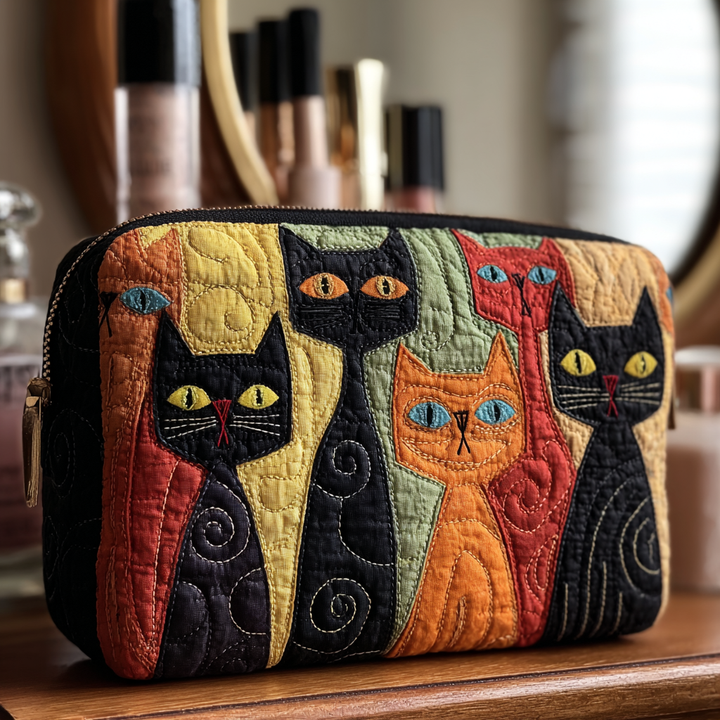 Quilted beauty case with decorative cat NCU0DK10146