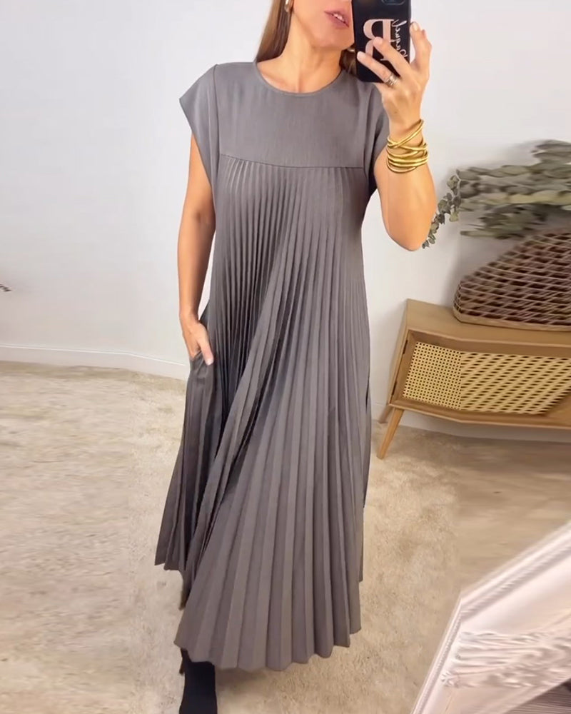 Petra™ – Classic and Comfortable Pleated Dress