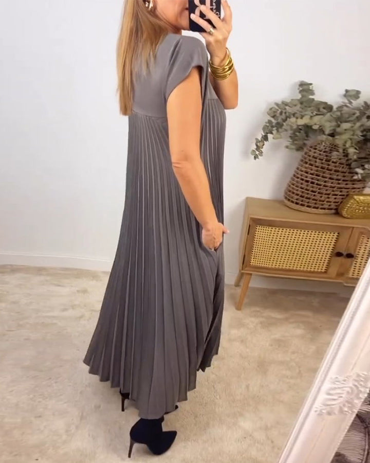 Petra™ – Classic and Comfortable Pleated Dress