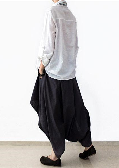 Karottenhose aus grauem, geschichtetem Leinen plus große, lässige Leinenhose mit asymmetrischem Design