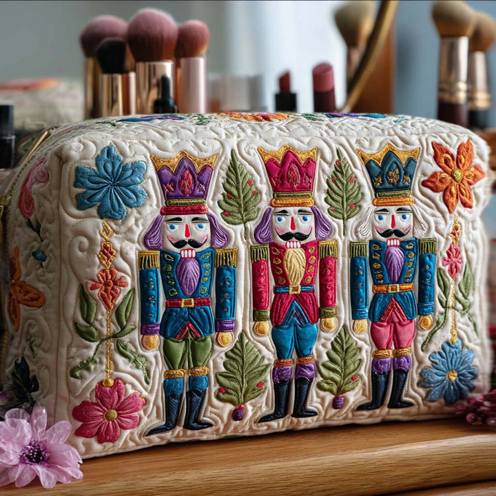 Quilted beauty case with Christmas nutcracker NCU0PT9501