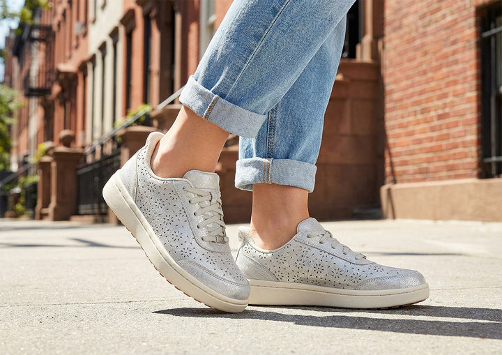 Elise | The Hands-Free Comfort Sneaker for Stylish Days