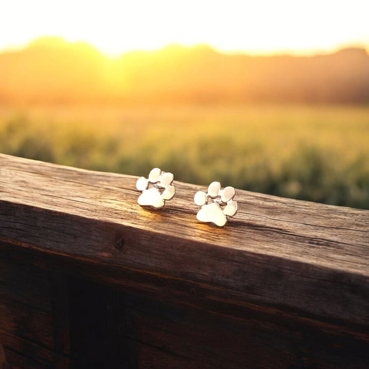 Lylah™ | Huggie Earrings in the Shape of a Paw