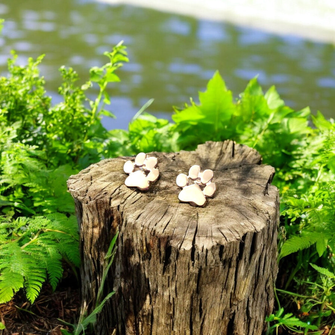 Lylah™ | Huggie Earrings in the Shape of a Paw