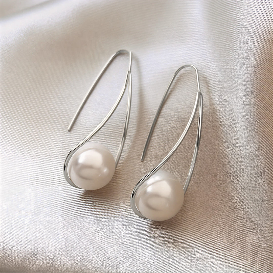 Vivienne | Elegant Pearl Mystic Earrings