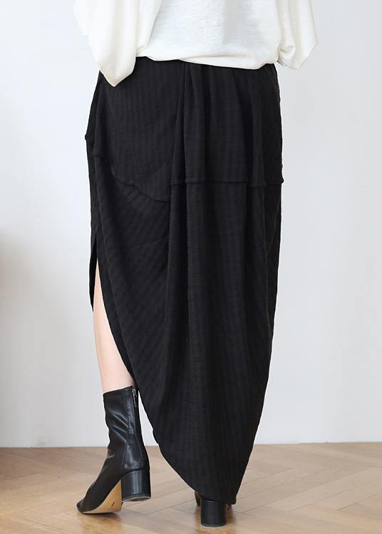 Einfacher schwarzer Leinenrock mit asymmetrischem Design