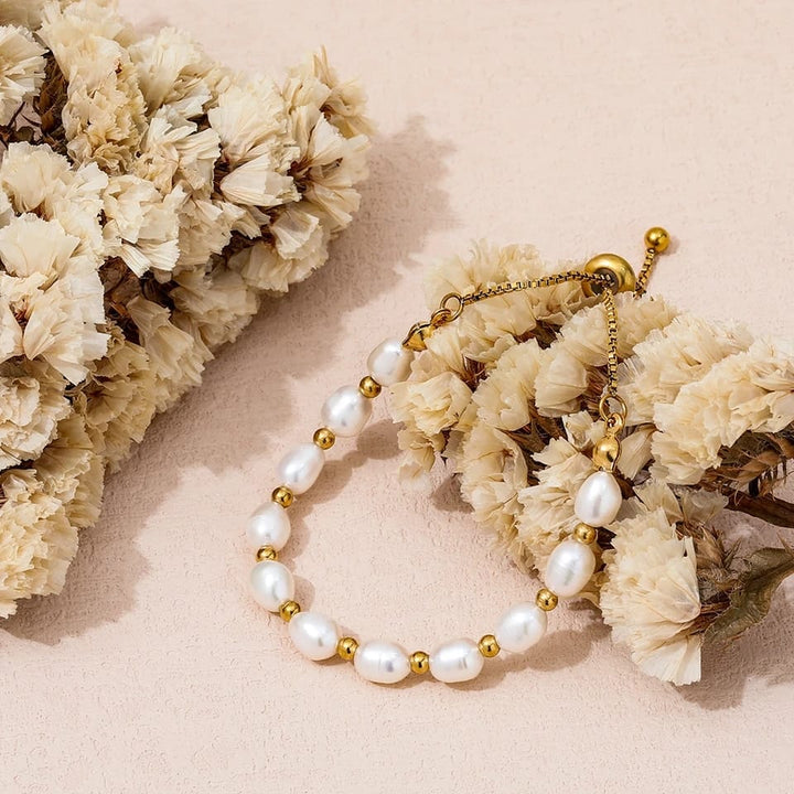 Priscilla | Elegant Pearl and Gold Bracelet