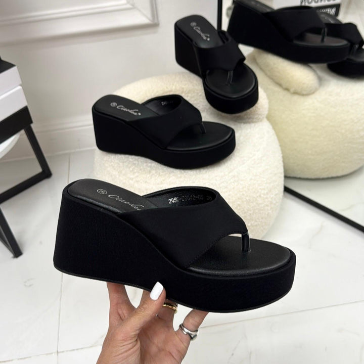 Brigida - Sandalo Zeppa Donna Punta Tallone Nero