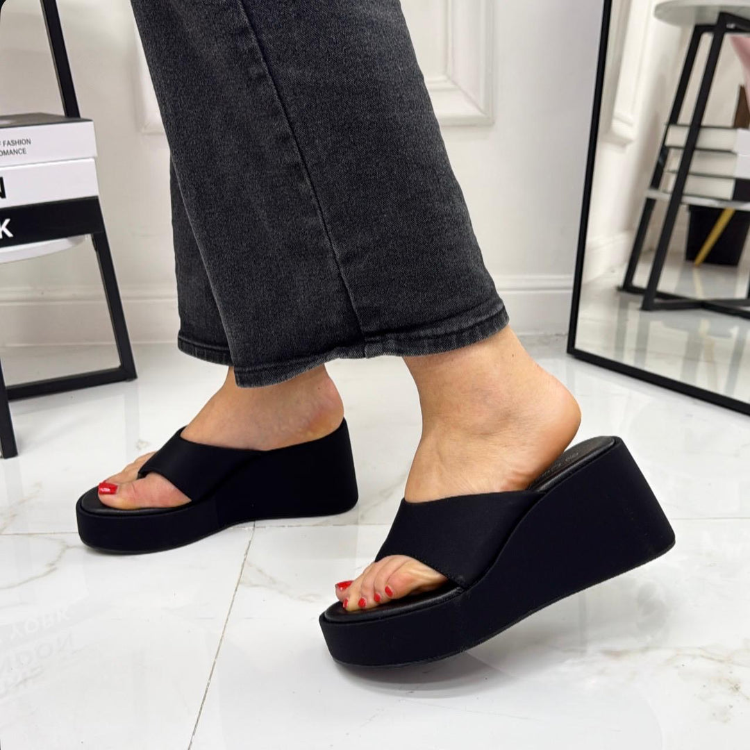 Brigida - Sandalo Zeppa Donna Punta Tallone Nero