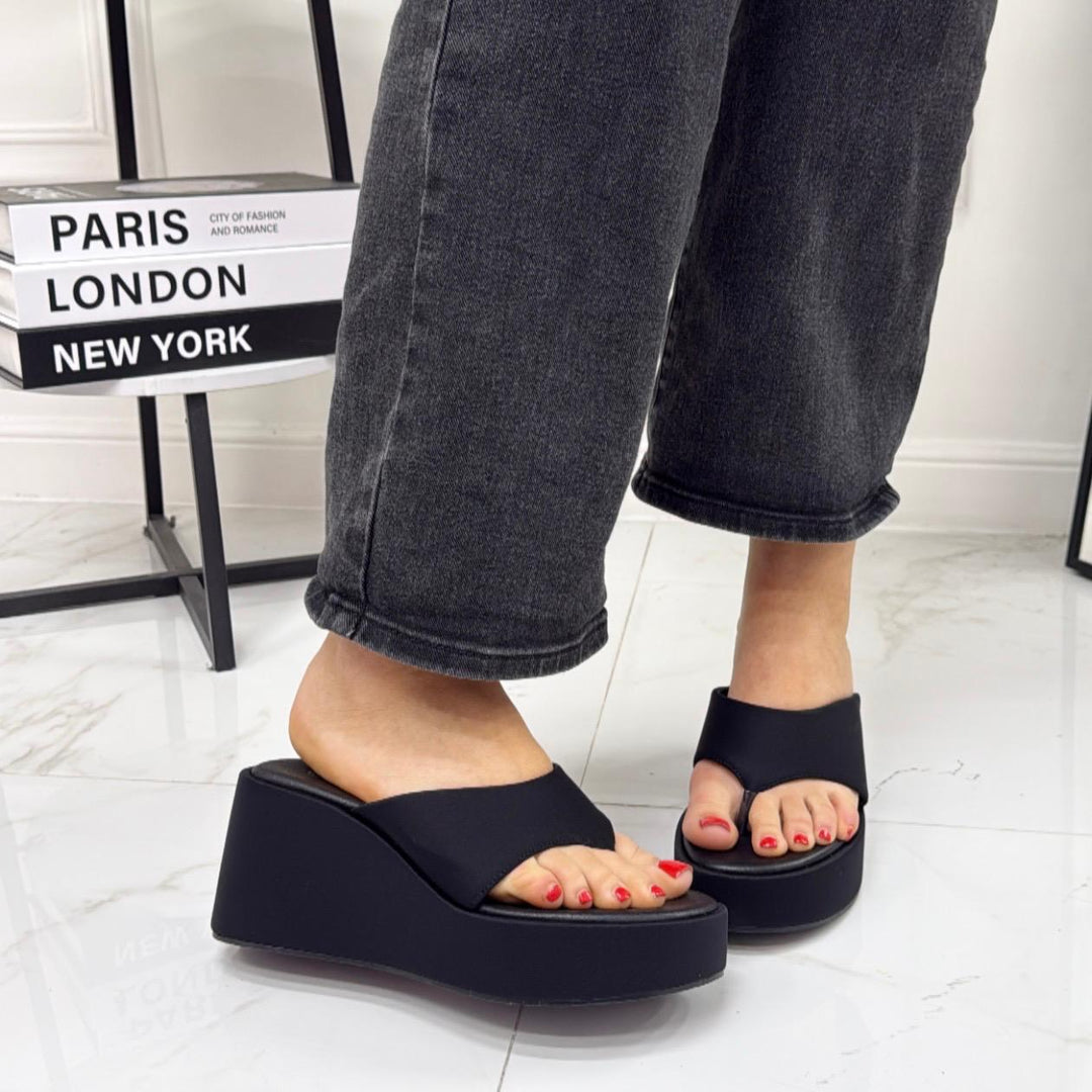 Brigida - Sandalo Zeppa Donna Punta Tallone Nero