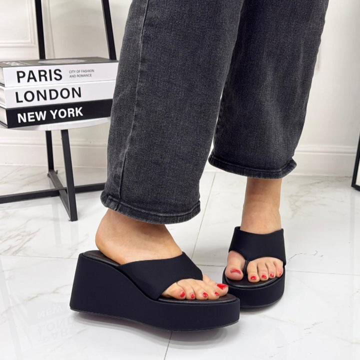 Brigida - Sandalo Zeppa Donna Punta Tallone Nero
