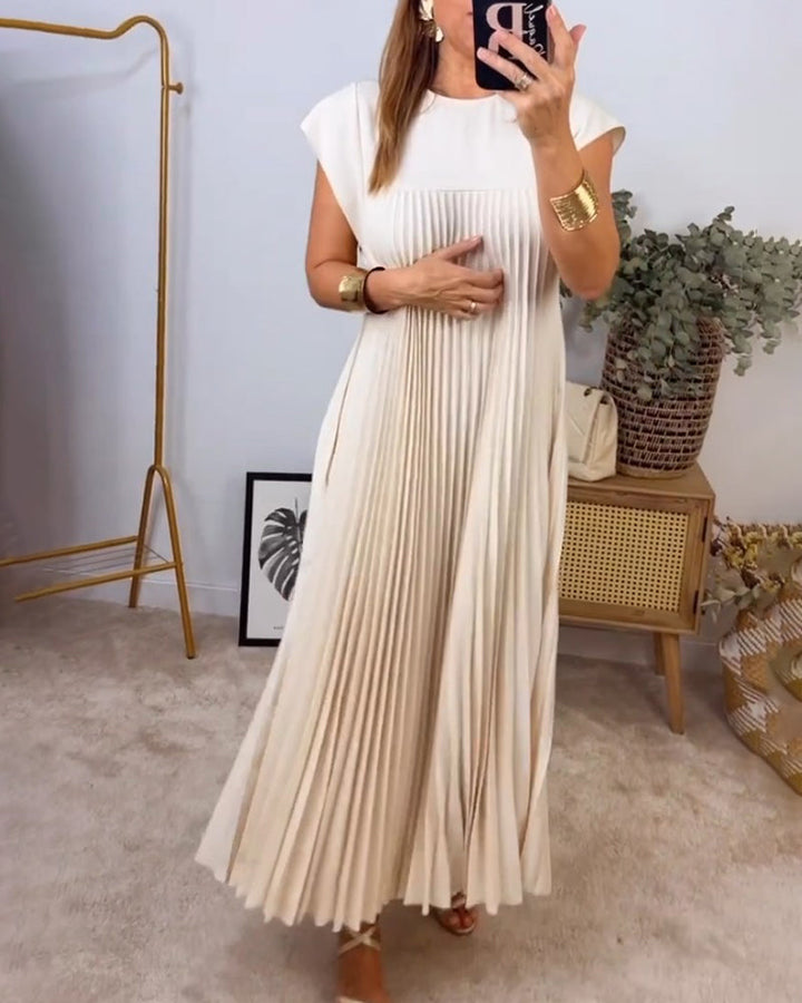 Petra™ – Classic and Comfortable Pleated Dress