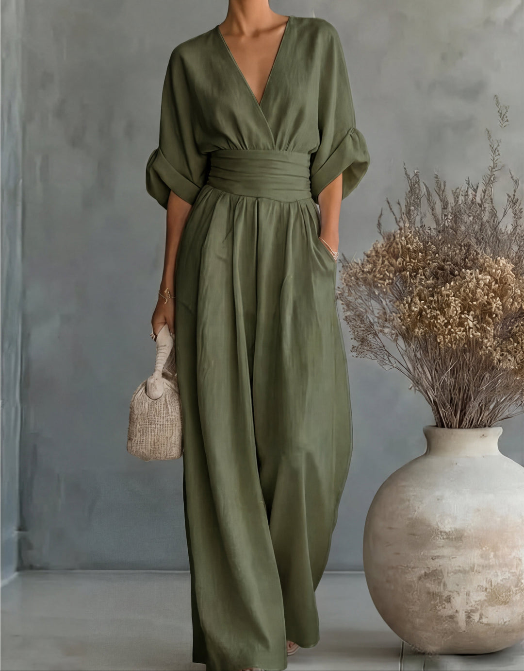 Daniela – Elegant Jumpsuit with V-Neck and Wide Leg