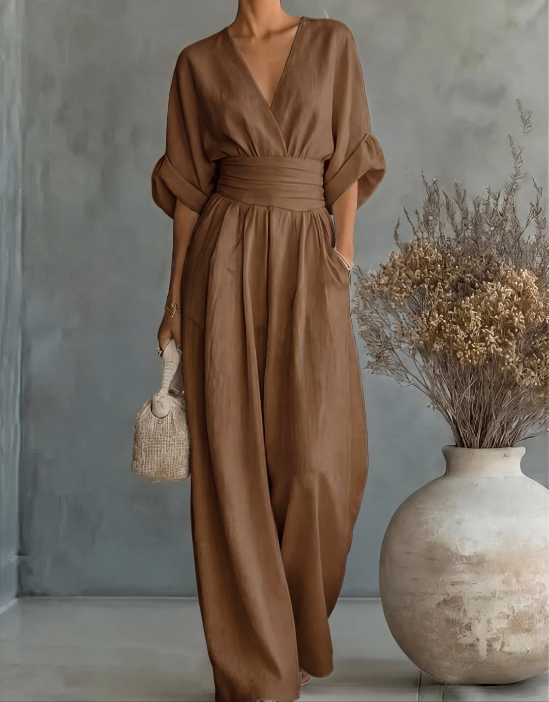 Daniela – Elegant Jumpsuit with V-Neck and Wide Leg