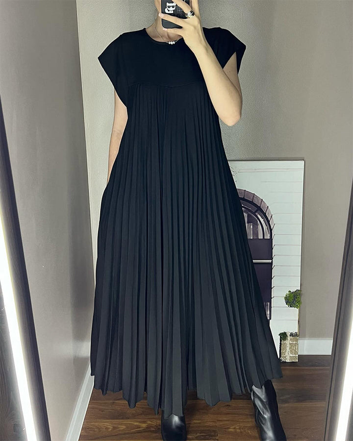Petra™ – Classic and Comfortable Pleated Dress