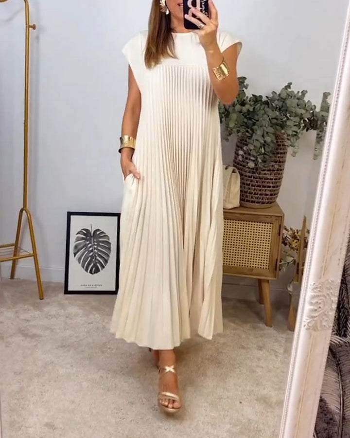 Petra™ – Classic and Comfortable Pleated Dress