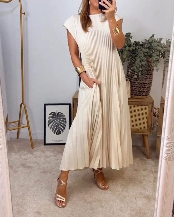 Petra™ – Classic and Comfortable Pleated Dress