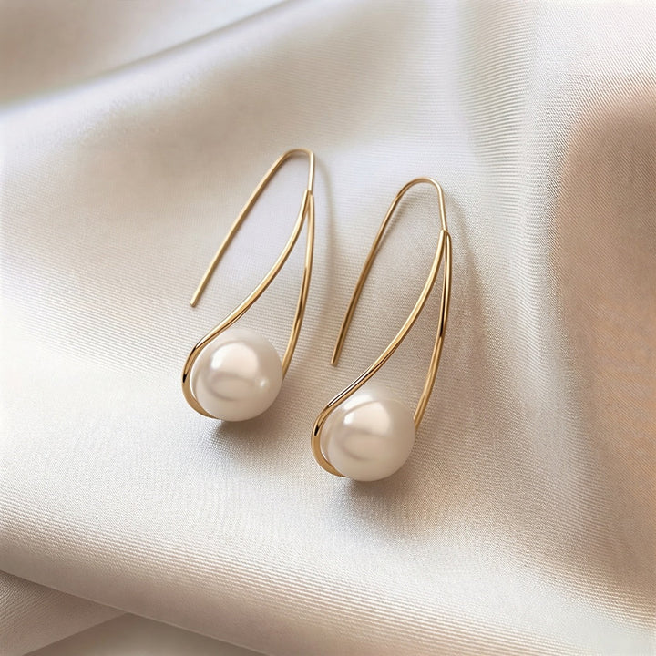 Vivienne | Elegant Pearl Mystic Earrings