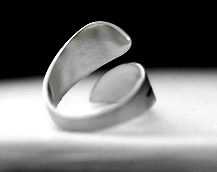 Robin Spiral Ring